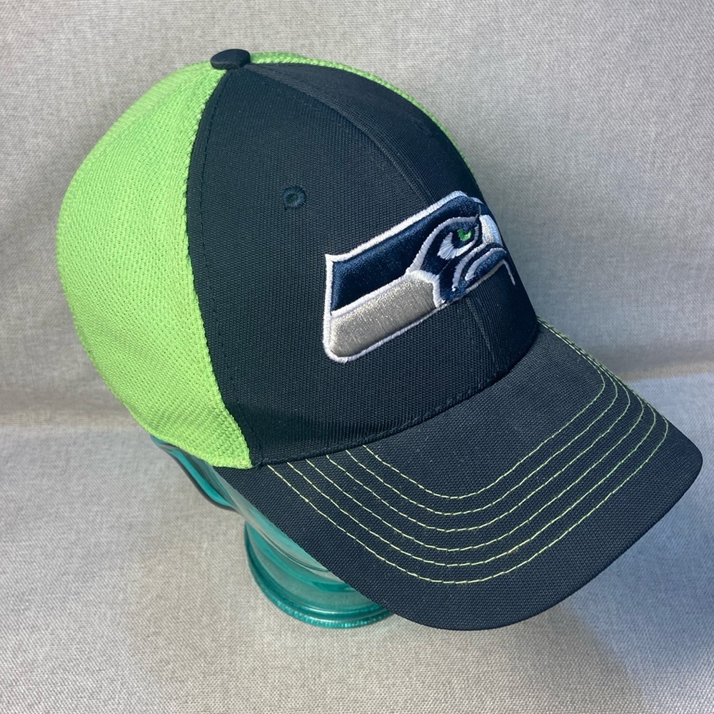 Seattle Seahawks NFL Team Apparel Hat One Size Stretch.